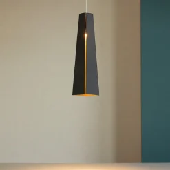 Lampade A Sospensione-Selezionato da Mazzolaluce Lampada a sospensione led 6w per penisola cono in metallo nero e oro