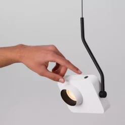 Lampade A Sospensione-Selezionato da Mazzolaluce Lampada a sospensione macchina fotografica bianca
