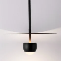 Lampade A Sospensione-Selezionato da Mazzolaluce Lampada a sospensione nera per tavolo soggiorno