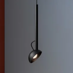 Lampade A Sospensione-Selezionato da Mazzolaluce Lampada a sospensione per comodino nera parabola magnetica orientabile