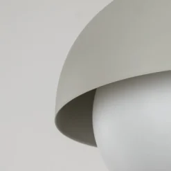 Lampade A Sospensione-Selezionato da Mazzolaluce Lampada a sospensione per isola penisola cucina beige sfera 17 cm
