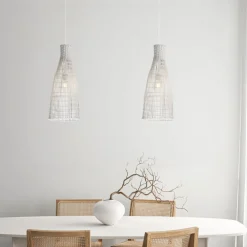 Lampade A Sospensione-Selezionato da Mazzolaluce Lampada a sospensione rattan naturale bianco cono 24cm per isola cucina