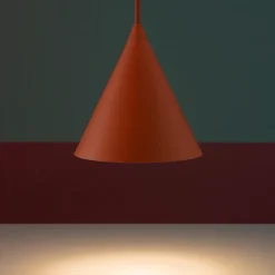 Lampade A Sospensione-Selezionato da Mazzolaluce Lampada cono a sospensione metallo colore mattone 21 cm