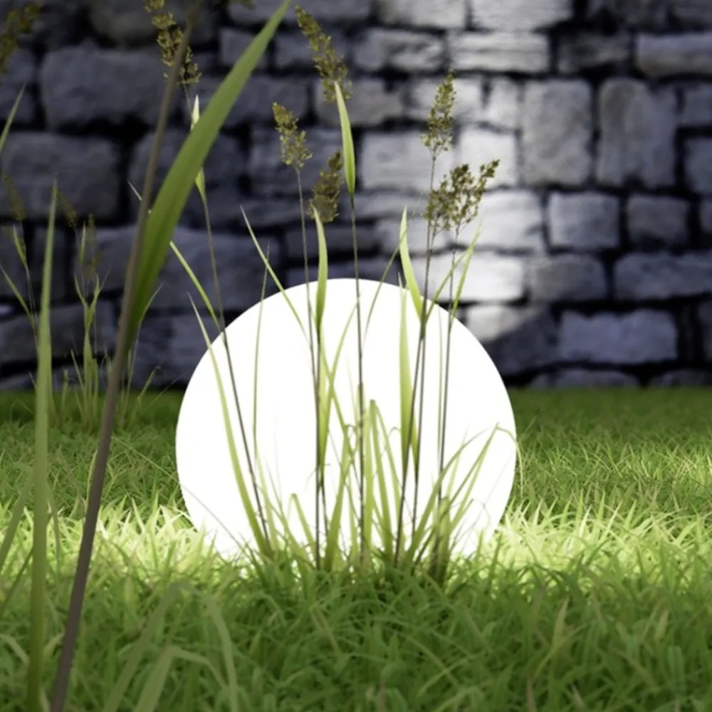 Lampioni Da Giardino-Selezionato da Mazzolaluce Lampada con picchetto sfera bianca da giardino 30cm 5mt cavo con spina