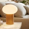 Abat Jour-Selezionato da Mazzolaluce Lampada da comodino di legno sfera in vetro bianco moderna