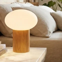 Abat Jour-Selezionato da Mazzolaluce Lampada da comodino di legno sfera in vetro bianco moderna