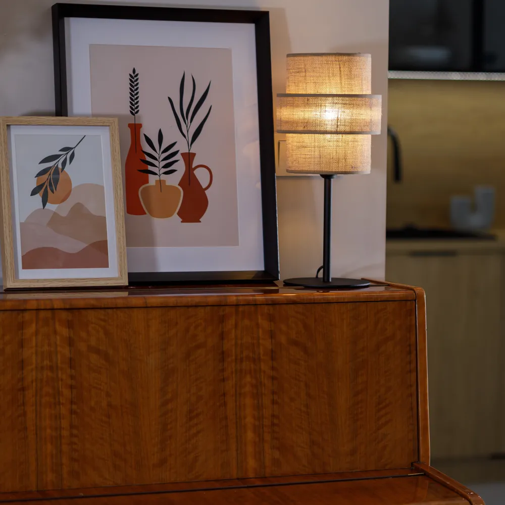 Abat Jour-Selezionato da Mazzolaluce Lampada da comodino moderna in iuta per camera da letto