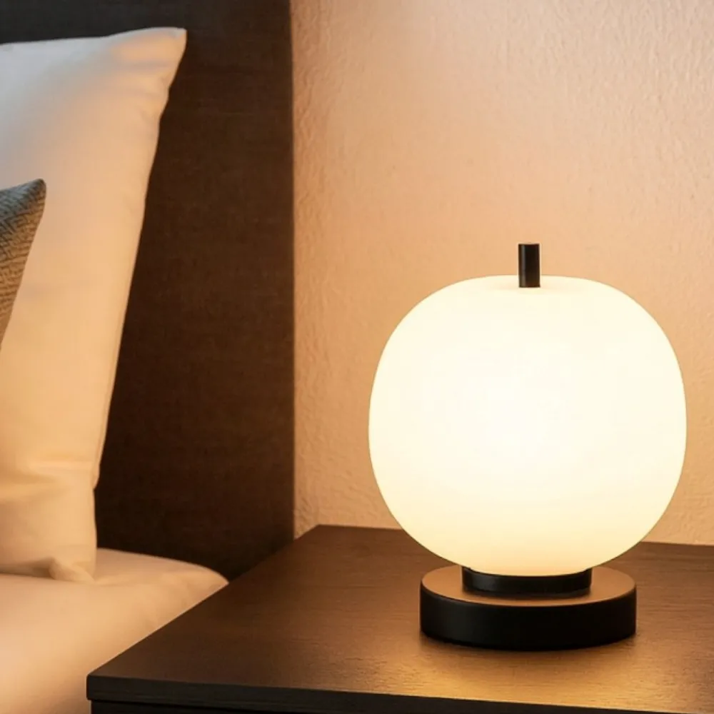 Abat Jour-Selezionato da Mazzolaluce Lampada da comodino moderna nera per camera da letto