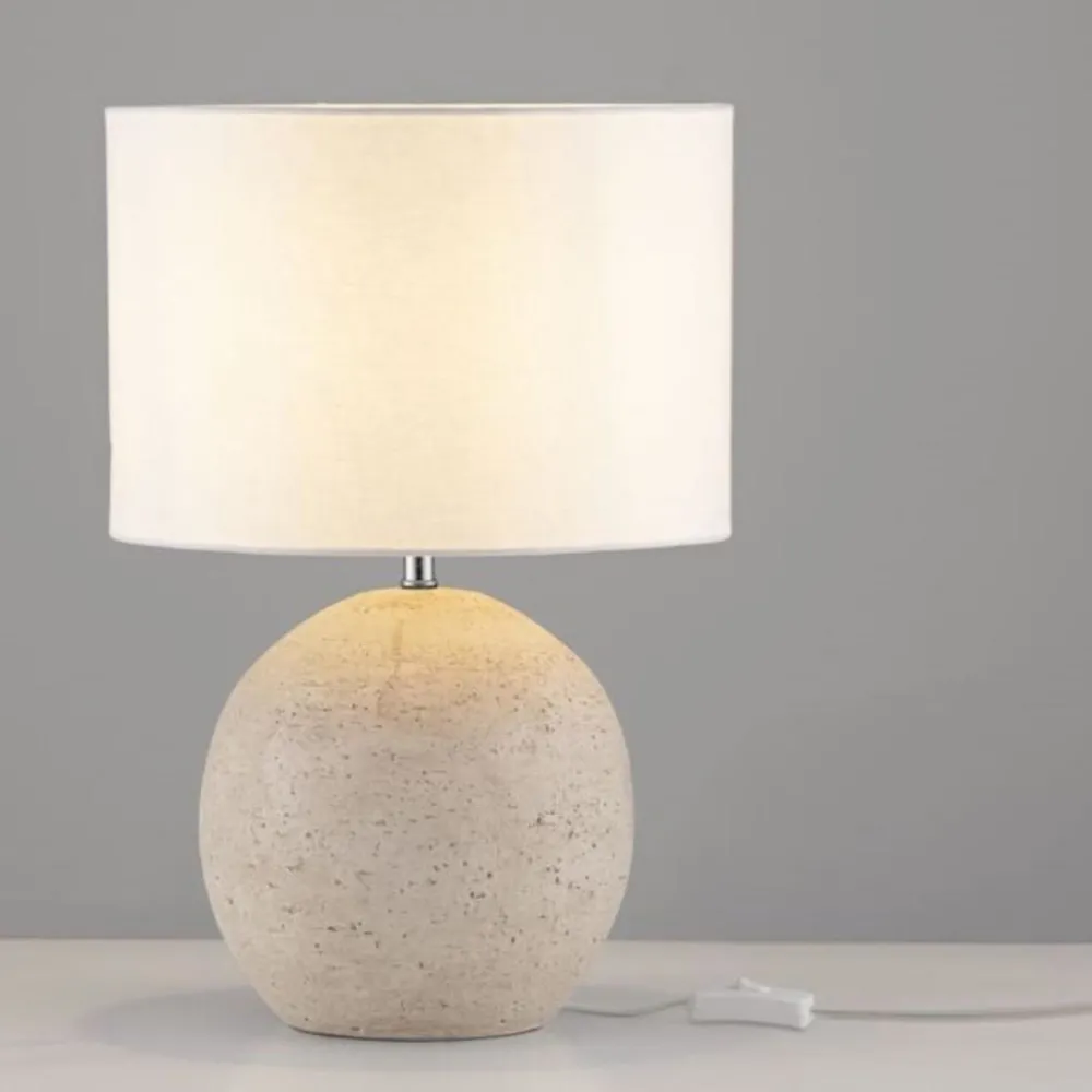 Lampade Da Tavolo-Selezionato da Mazzolaluce Lampada da madia ceramica beige paralume tessuto bianco
