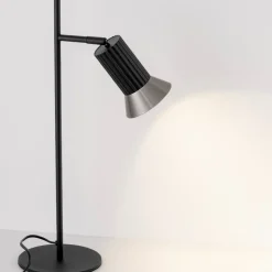 Lampade Da Tavolo-Selezionato da Mazzolaluce Lampada da scrivania nera orientabile minimal