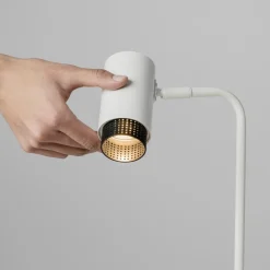 Lampade Da Tavolo-Selezionato da Mazzolaluce Lampada da tavolo bianca orientabile minimal