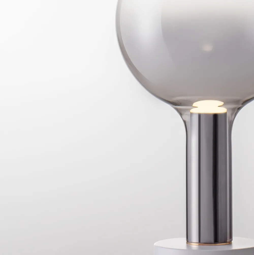 Lampade Da Tavolo-Selezionato da Mazzolaluce Lampada da tavolo design moderna vetro fume