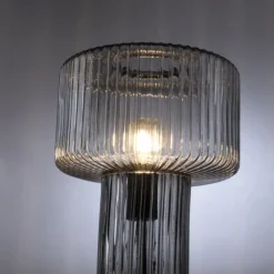 Lampade Da Tavolo-Selezionato da Mazzolaluce Lampada da tavolo fungo in vetro fume design moderno