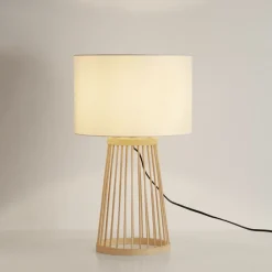 Lampade Da Tavolo-Selezionato da Mazzolaluce Lampada da tavolo in bambu' e paralume di tessuto