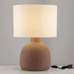 Lampade Da Tavolo-Selezionato da Mazzolaluce Lampada da tavolo in terracotta paralume sabbia per soggiorno