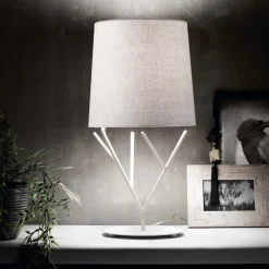 Lampade Da Tavolo-Selezionato da Mazzolaluce Lampada da tavolo moderna bianca paralume tessuto