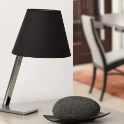 Lampade Da Tavolo-Selezionato da Mazzolaluce Lampada da tavolo moderna cromo paralume nero