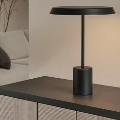 Lampade Da Tavolo-Selezionato da Mazzolaluce Lampada da tavolo moderna nera effetto legno led 3000k