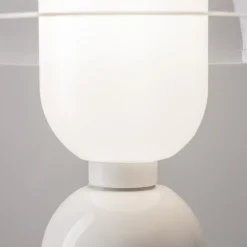 Lampade Da Tavolo-Selezionato da Mazzolaluce Lampada da tavolo per salone moderna bianca in metallo e ceramica