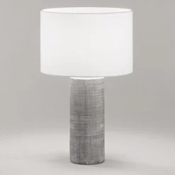 Lampade Da Tavolo-Perenz Illuminazione Lampada da tavolo tribale perenz grigio cemento paralume tessuto