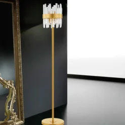 Lampade Da Terra-Selezionato da Mazzolaluce Lampada da terra elegante contemporanea in cristallo e finitura ottone