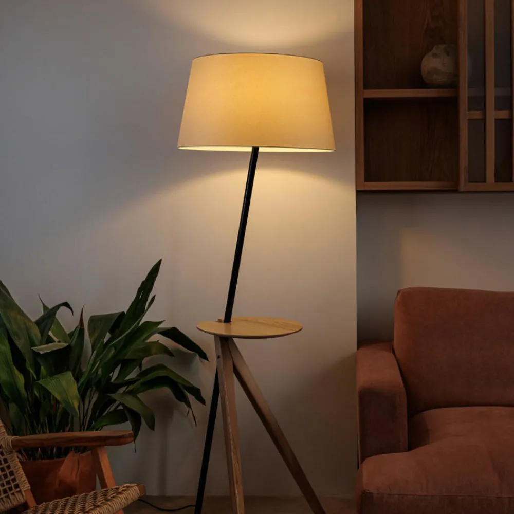 Lampade Da Terra-Selezionato da Mazzolaluce Lampada da terra legno design moderno con mensola per soggiorno living