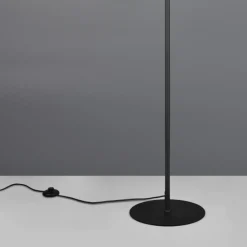Lampade Da Terra-Selezionato da Mazzolaluce Lampada da terra moderna nera per camera da letto
