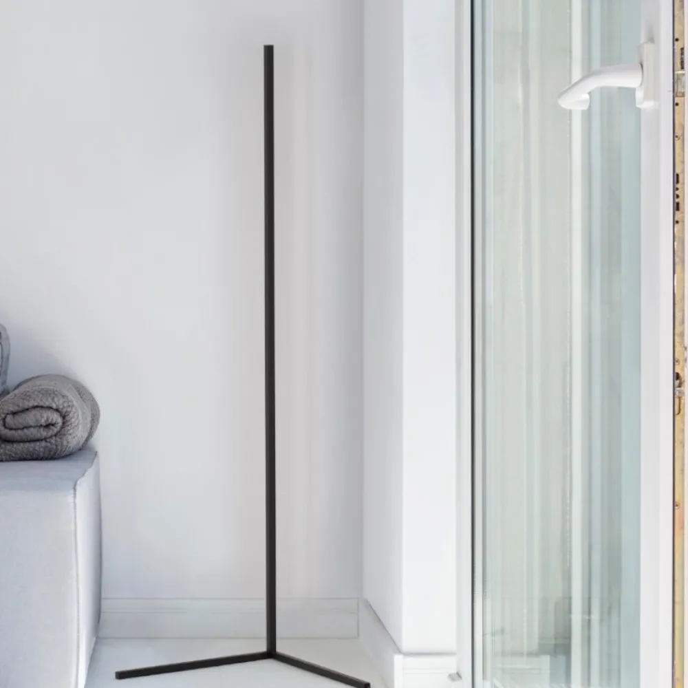 Lampade Da Terra-Selezionato da Mazzolaluce Lampada da terra nera moderna led 18w 3000k dimmerabile