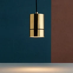 Lampade A Sospensione-Selezionato da Mazzolaluce Lampada dorata a sospensione pendente cilindro oro lucido per bancone