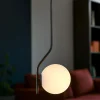 Lampade A Sospensione-Selezionato da Mazzolaluce Lampada per comodino stanza da letto nero sfera vetro bianco