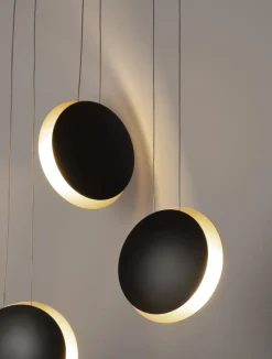 Lampadari Moderni-Selezionato da Mazzolaluce Lampadario a cascata 3 luci sospese orientabili led 3000k nero e oro
