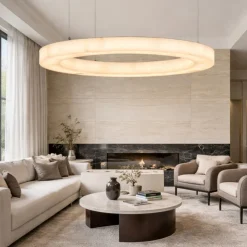 Lampadari Moderni-Selezionato da Mazzolaluce Lampadario anello circolare pietra effetto alabastro per soggiorno