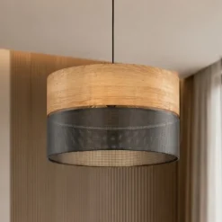 Lampadari Moderni-Selezionato da Mazzolaluce Lampadario a sospensione cilindro quercia nero bicolore per soggiorno