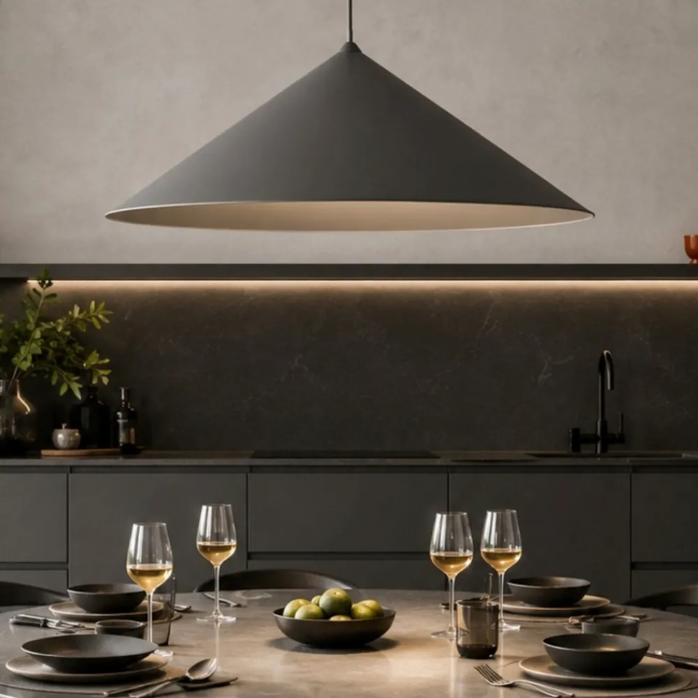Lampadari Cucina-Selezionato da Mazzolaluce Lampadario a sospensione cono 50 cm di metallo marrone per cucina moderna