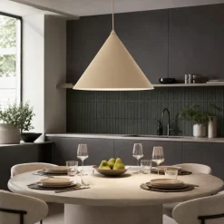 Lampadari Cucina-Selezionato da Mazzolaluce Lampadario a sospensione cono 33 cm di metallo sabbia per cucina moderna