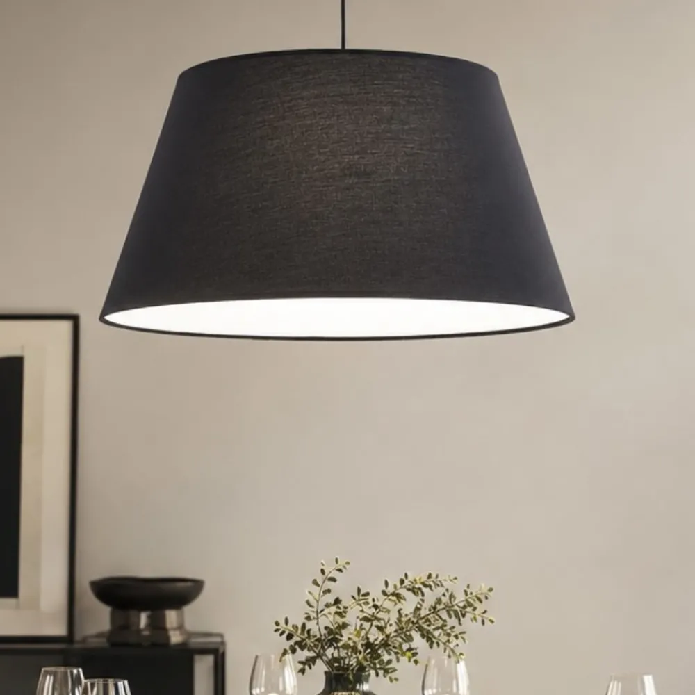 Lampadari Moderni-Selezionato da Mazzolaluce Lampadario a sospensione cono in tessuto nero