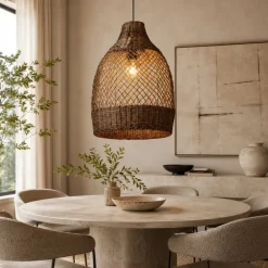 Lampadari Moderni-Selezionato da Mazzolaluce Lampadario a sospensione di rattan marrone intrecciato per sala da pranzo