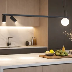 Lampadari Cucina-Selezionato da Mazzolaluce Lampadario a sospensione nero con faretti per isola penisola cucina