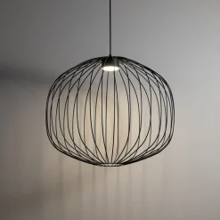 Lampadari Moderni-Selezionato da Mazzolaluce Lampadario a sospensione sfera gabbia di metallo nero per soggiorno moderno