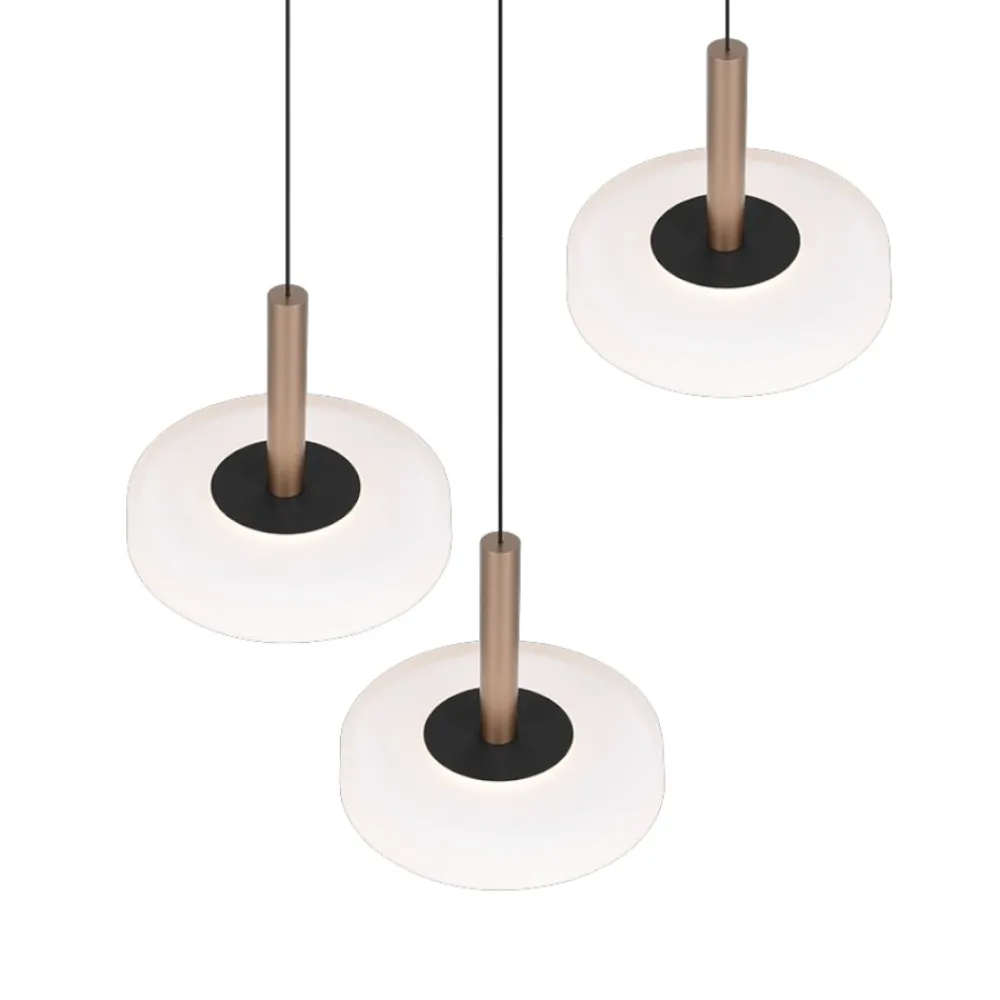 Lampadari Moderni-Selezionato da Mazzolaluce Lampadario a 3 sospensioni vetri bianchi legno per soggiorno moderno
