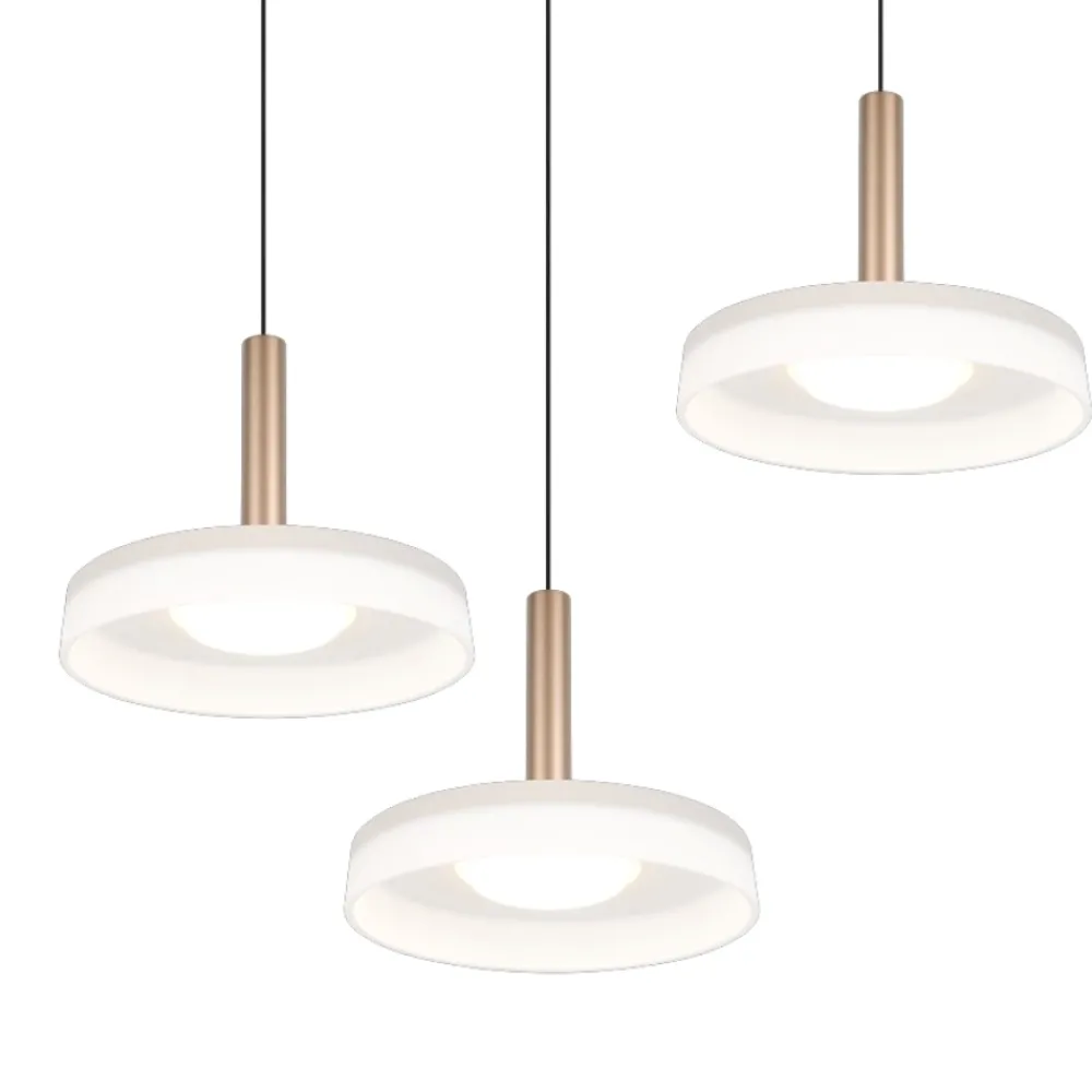 Lampadari Moderni-Selezionato da Mazzolaluce Lampadario a 3 sospensioni vetri bianchi legno per soggiorno moderno