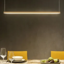 Lampadari Moderni-Selezionato da Mazzolaluce Lampadario barra led marrone chiaro per tavolo