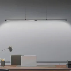 Lampadari Moderni-Selezionato da Mazzolaluce Lampadario barra sottile moderno nero led 21w 3000k