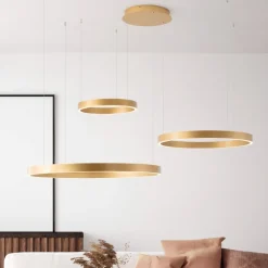 Lampadari Moderni-Selezionato da Mazzolaluce Lampadario 3 cerchi moderni oro led 181w 3000k per soggiorno