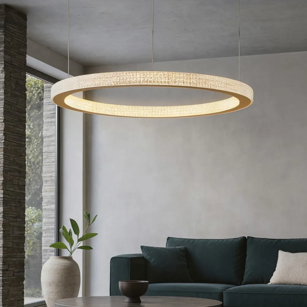 Lampadari Moderni-Selezionato da Mazzolaluce Lampadario cerchio oro per soggiorno contemporaneo