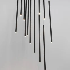 Lampadari Moderni-Selezionato da Mazzolaluce Lampadario cilindri led pendenti nero moderno per sala