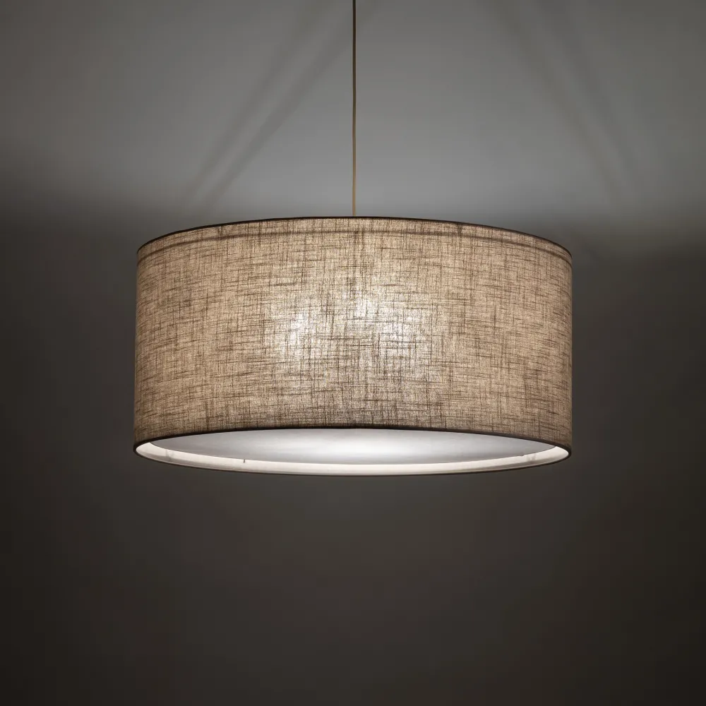 Lampadari Moderni-Selezionato da Mazzolaluce Lampadario cilindro a sospensione di tessuto lino