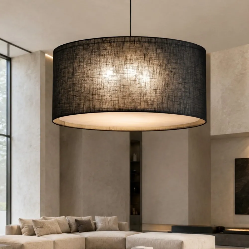 Lampadari Moderni-Selezionato da Mazzolaluce Lampadario cilindro di tessuto nero per soggiorno