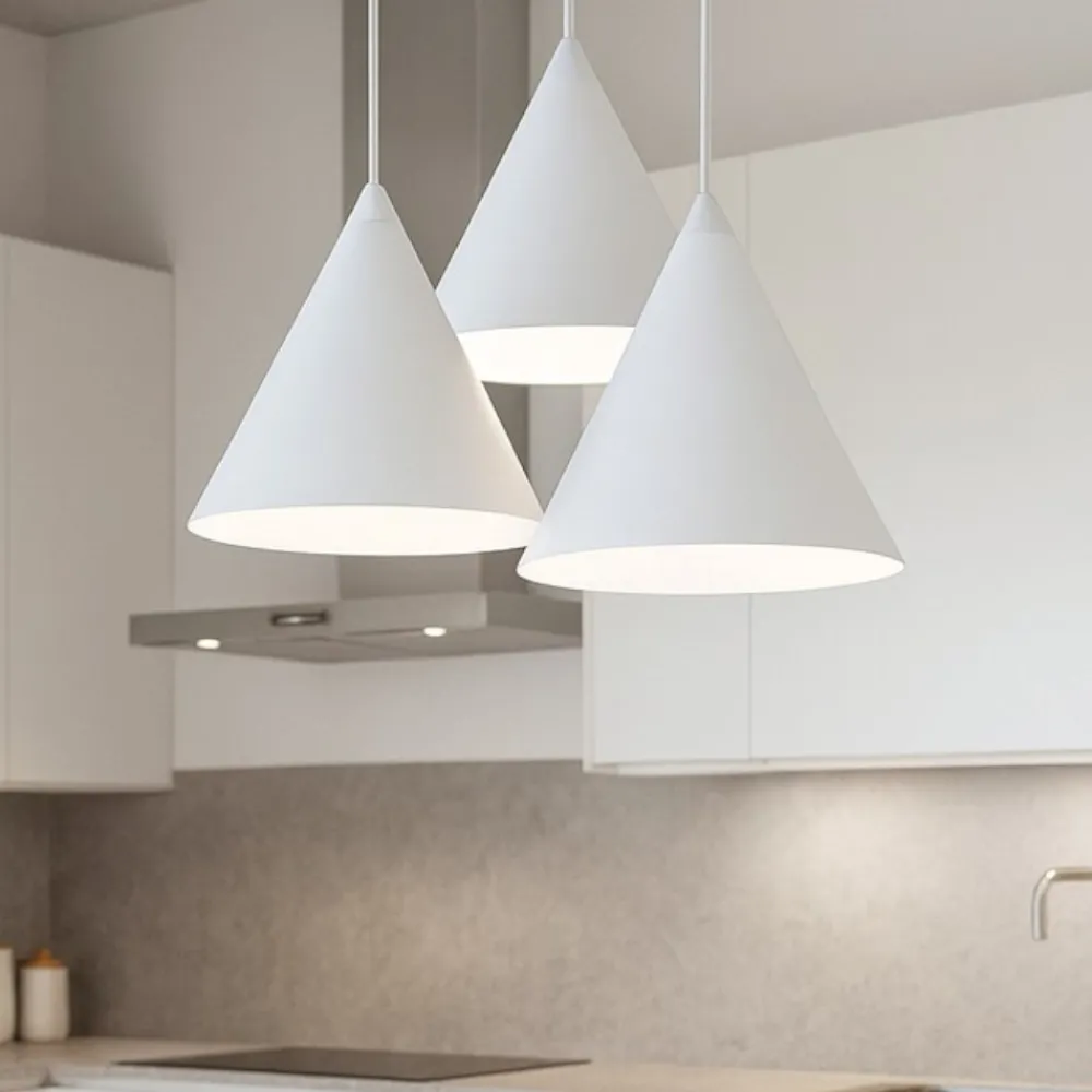 Lampadari Cucina-Selezionato da Mazzolaluce Lampadario 3 coni bianco per cucina