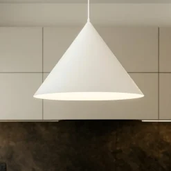 Lampadari Cucina-Selezionato da Mazzolaluce Lampadario cono bianco 50 cm per sala da pranzo